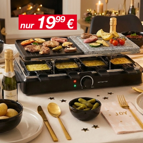 Eine festliche Ausstellung wunderschön dekorierter Geschenkdosen und -schachteln in verschiedenen Formen vor einem leuchtend roten Hintergrund. Weihnachtsdekoration inklusive.