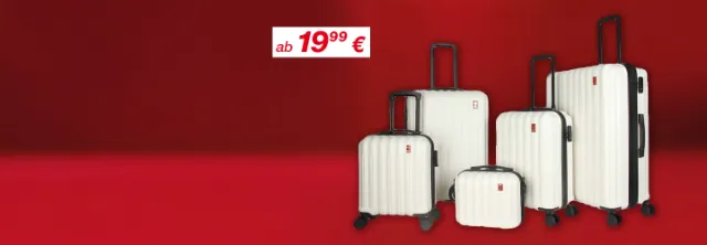 Vier weiße Handgepäckkoffer in verschiedenen Größen mit schwarzen Akzenten vor einem leuchtend roten Hintergrund.