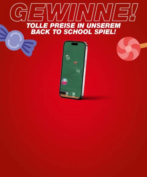 Ein Smartphone mit einer Spieloberfläche, umgeben von Bonbon-Illustrationen, wirbt für einen „Back to School”-Gewinnspiel. Der Text lädt zur Teilnahme ein.