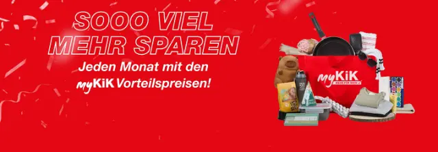 Rote Werbegrafik mit verschiedenen Haushaltsartikeln und einer myKiK-Einkaufstasche – im Fokus stehen Sparangebote mit den monatlichen Aktionen.