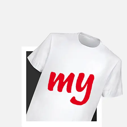 Ein weißes T-Shirt mit einem auffallenden roten Aufdruck in roter Farbe und dem Schriftzug "my"