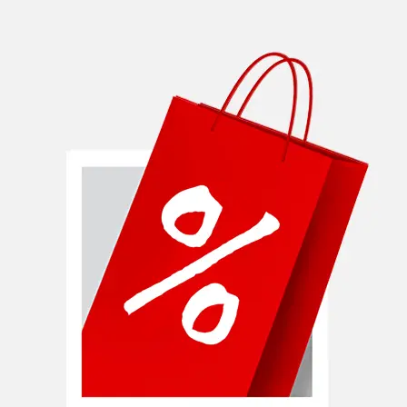 Eine Nahaufnahme einer roten Einkaufstasche mit einem auffälligen weißen Prozentsymbol auf der Vorderseite.