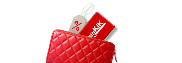 Eine rote Geldbörse mit der myKiK-Vorteilskarte die etwas rausguckt