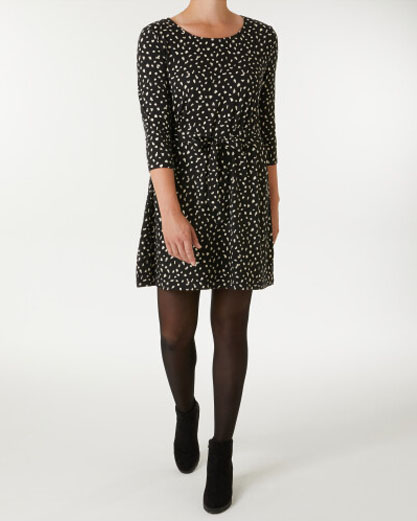 Kleid mit Bindegürtel