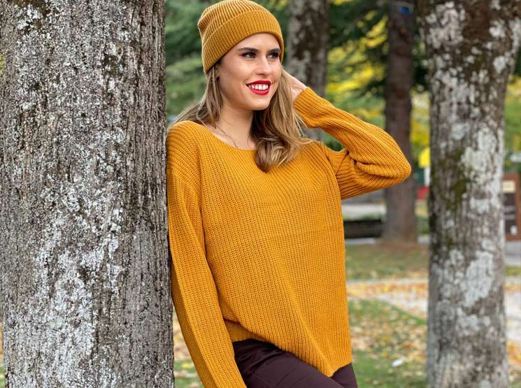 Passend zum Herbstlook: Damenstrickpullover in Gold